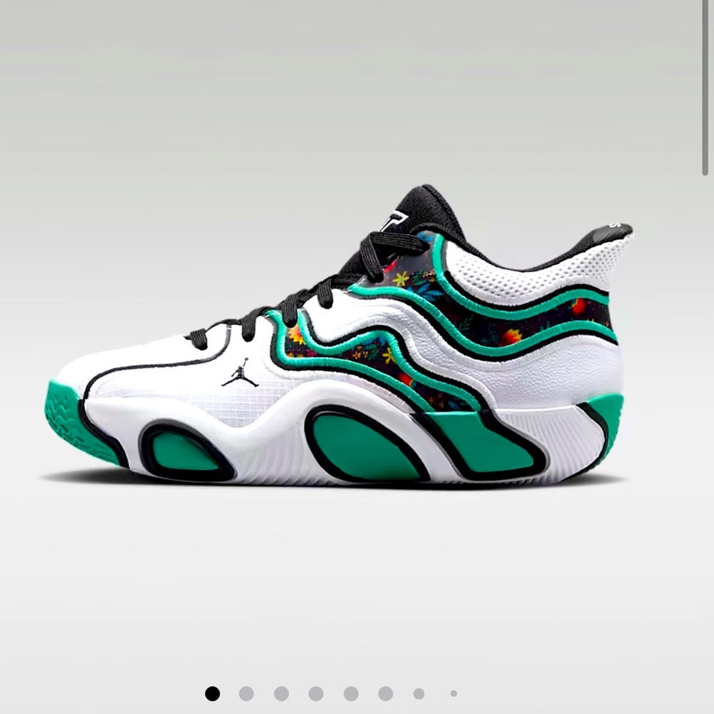 Nike Tatum 3 Big Kids Basketball Shoe, Size 6 White/Kinetic Green, New in Box!!